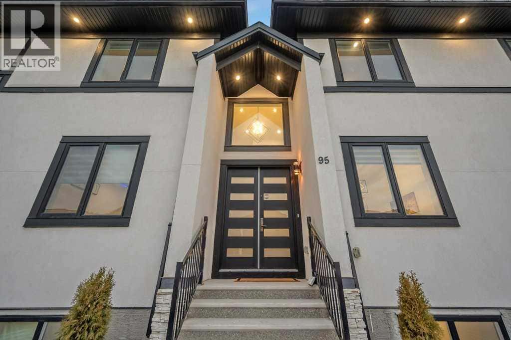 95 Saddlepeace Way NE — Calgary, Alberta - Photo 4 of 50