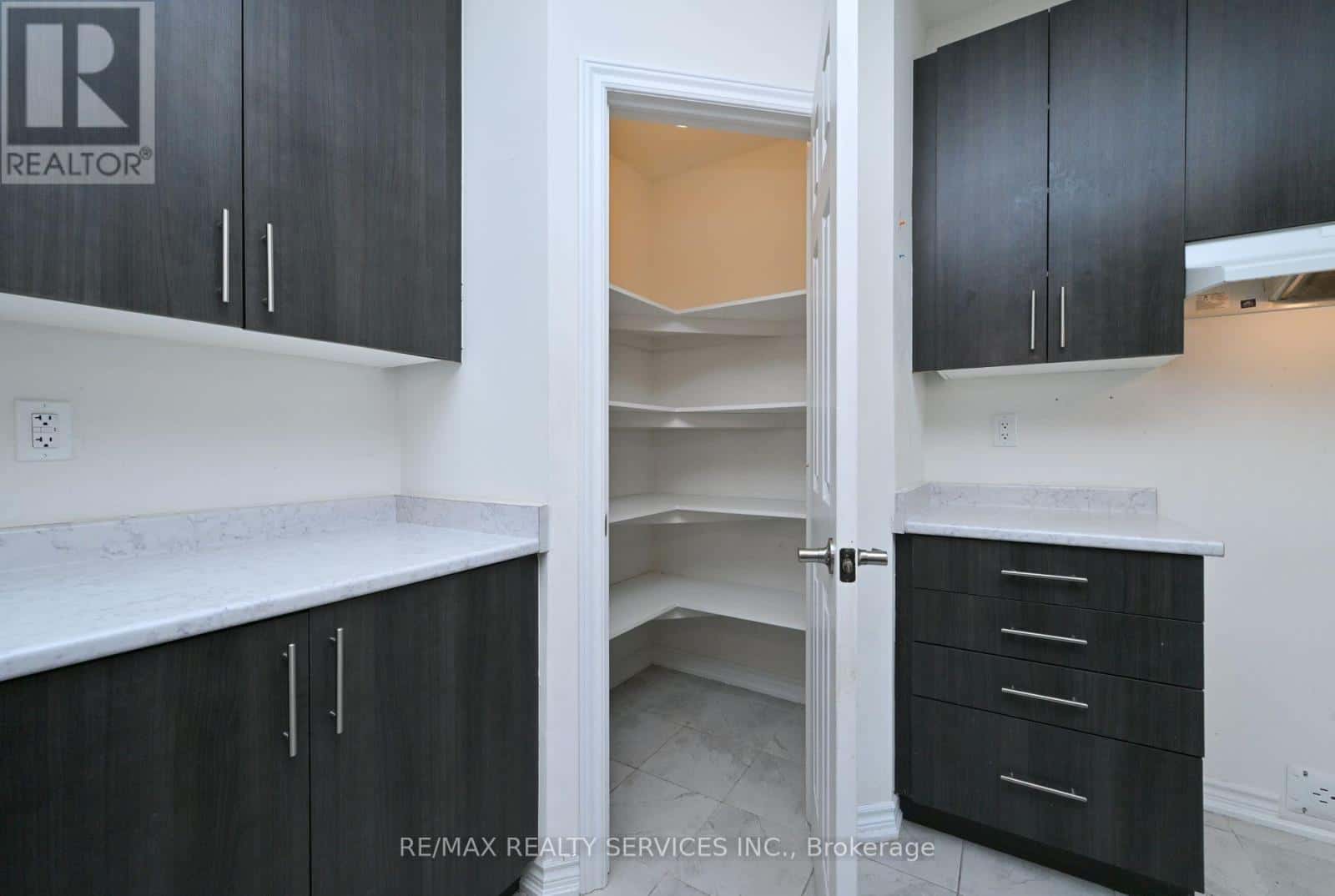 620 MCMULLEN STREET — Shelburne, Ontario - Photo 4 of 31