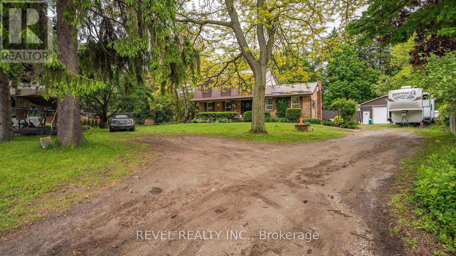 279 COCKSHUTT ROAD — Brantford, Ontario - Photo 3 of 40