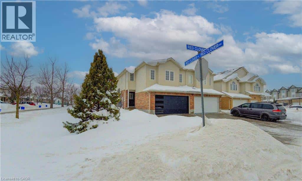 40 RED CLOVER Crescent — Kitchener, Ontario - Photo 3 of 49