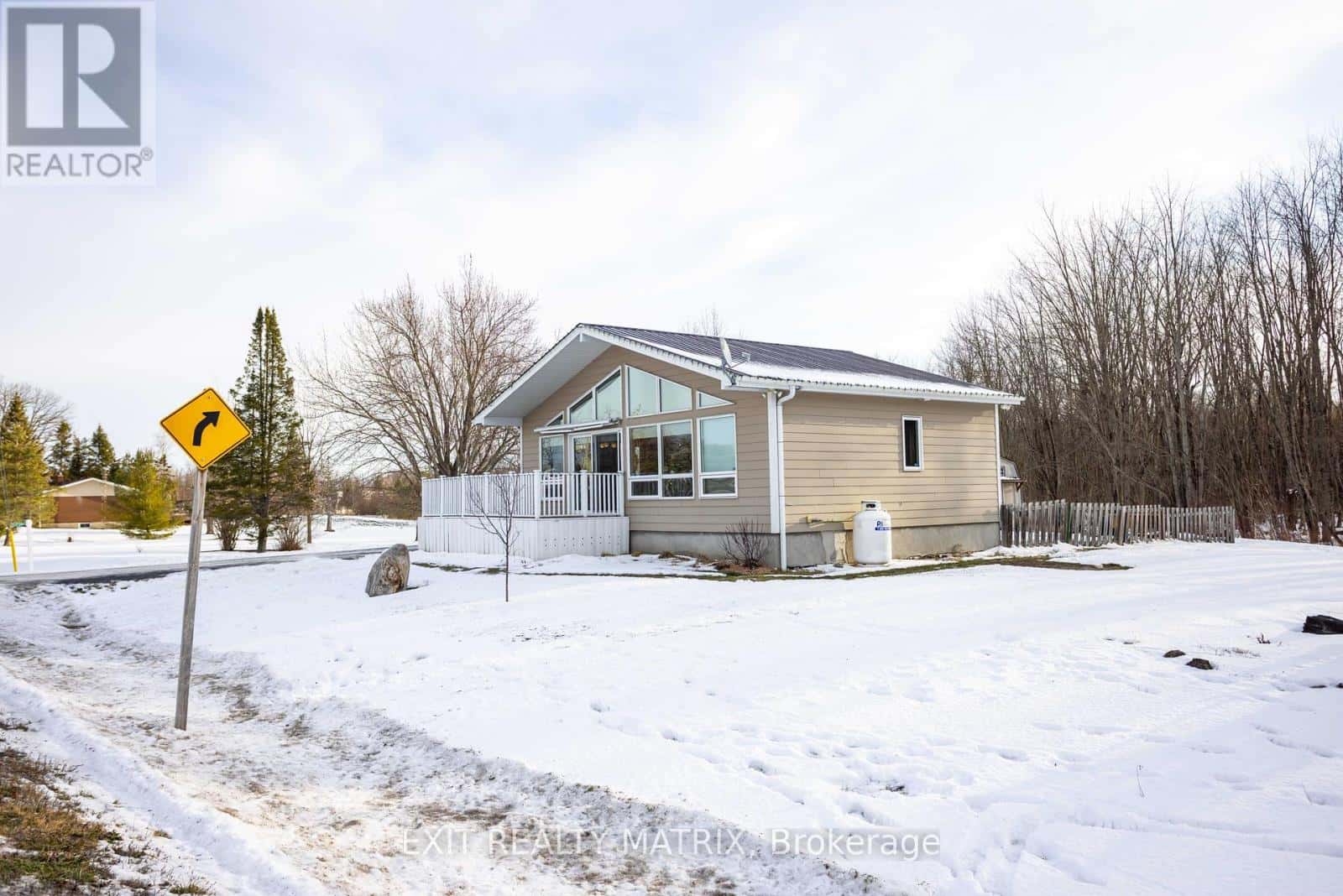 17294 WHEELER ROAD — South Stormont, Ontario - Photo 2 of 50