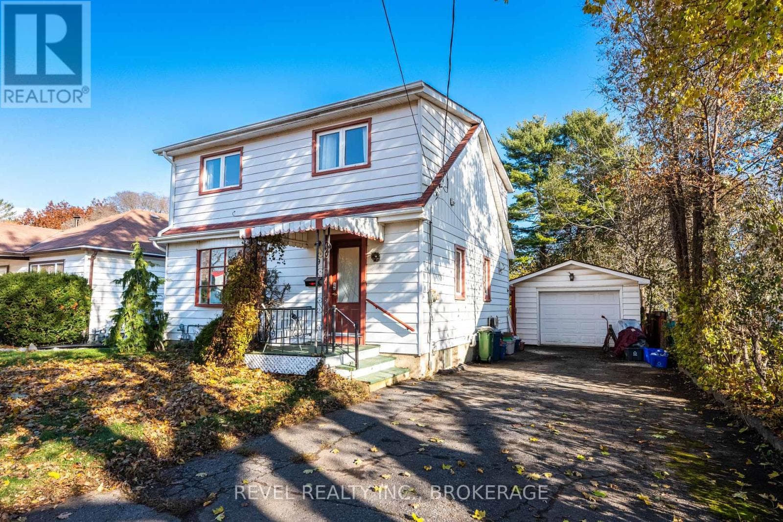 9 HILLCREST AVENUE — Kingston (East of Sir John A. Blvd), Ontario - Main photo