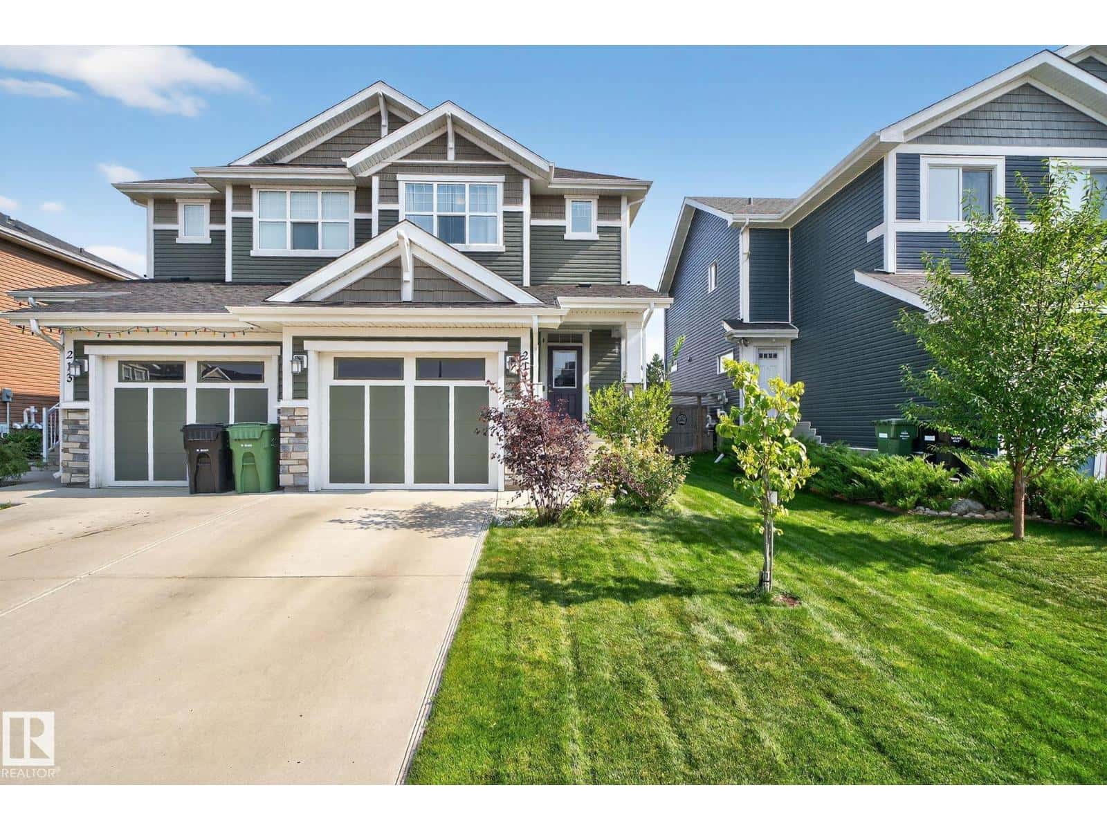 211 Sturtz Bend — Leduc, Alberta - Photo 4 of 59