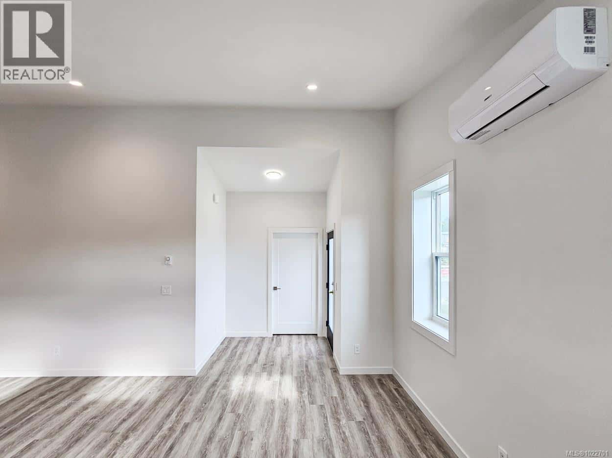 46 3025 Royston Rd — Cumberland, British Columbia - Photo 4 of 24