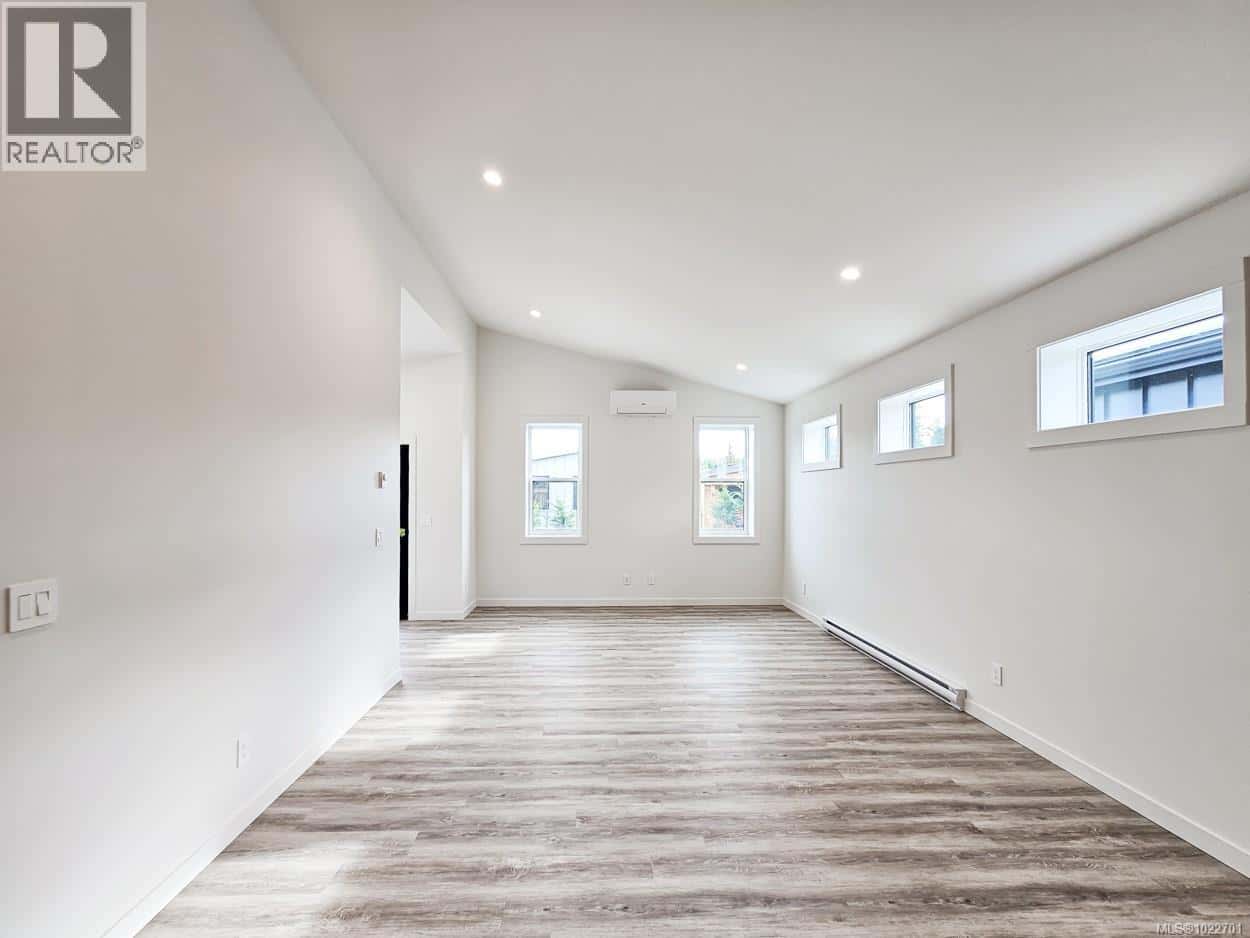 46 3025 Royston Rd — Cumberland, British Columbia - Photo 5 of 24