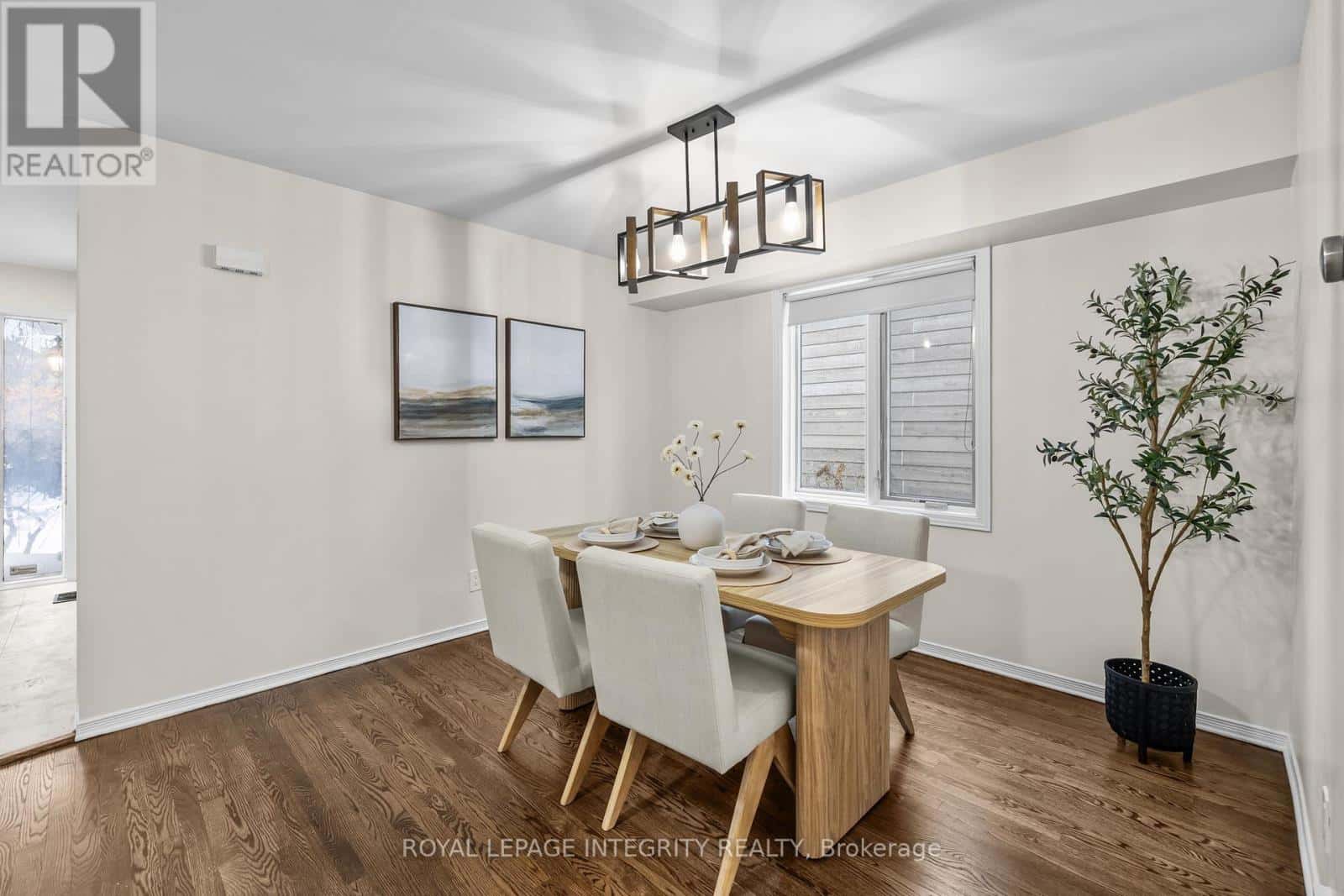 13 ROBARTS CRESCENT — Ottawa, Ontario - Photo 5 of 34