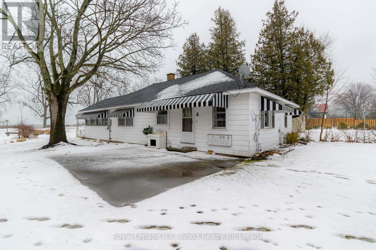 4 JENNY WREN LANE — Norfolk (Turkey Point), Ontario - Photo 2 of 39