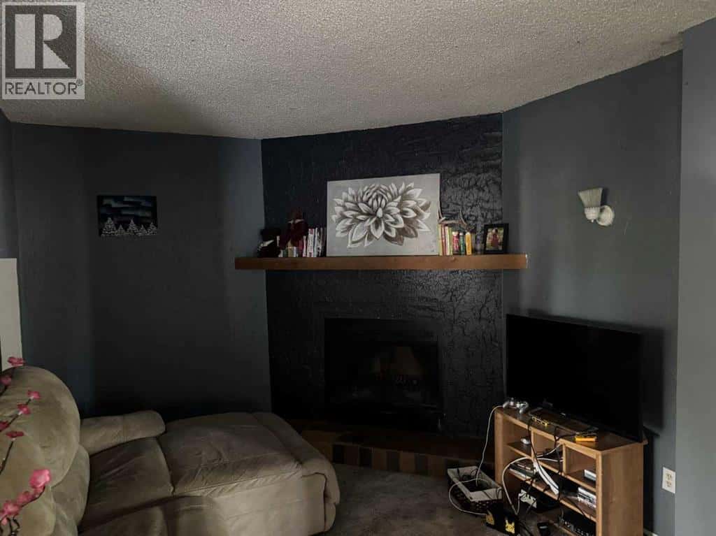 5228 48 Street — Provost, Alberta - Photo 4 of 21