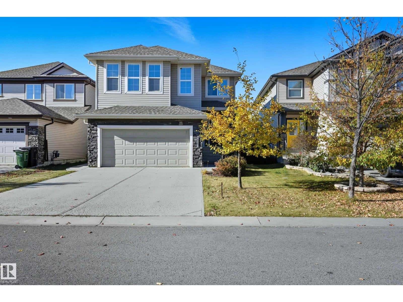 3528 CLAXTON CR SW — Edmonton, Alberta - Photo 2 of 63