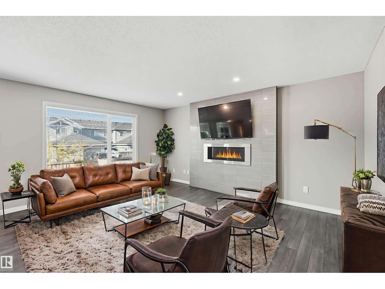 3528 CLAXTON CR SW — Edmonton, Alberta - Photo 4 of 63