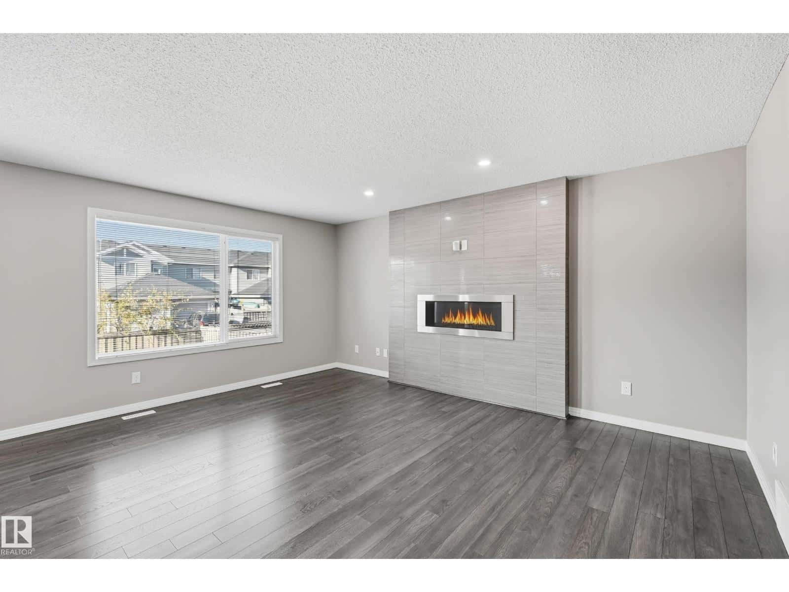 3528 CLAXTON CR SW — Edmonton, Alberta - Photo 5 of 63