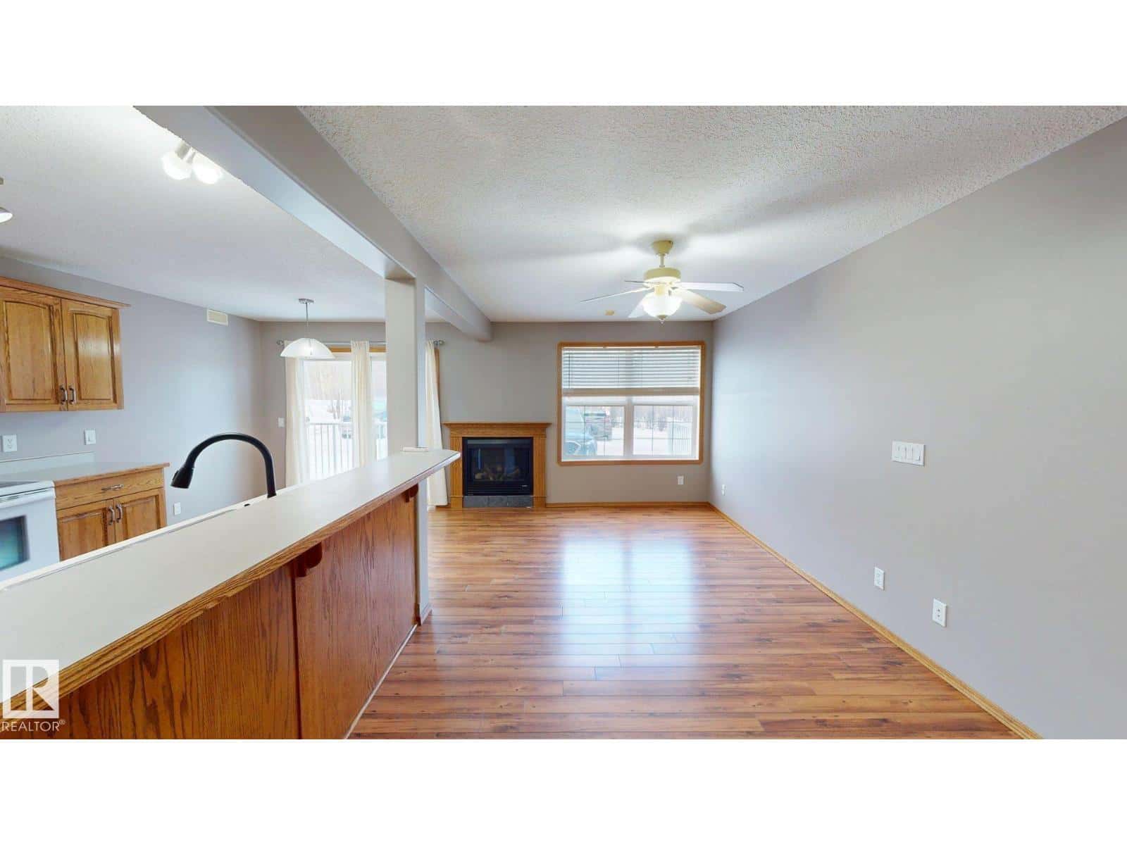 Property - Photo 5 of 32