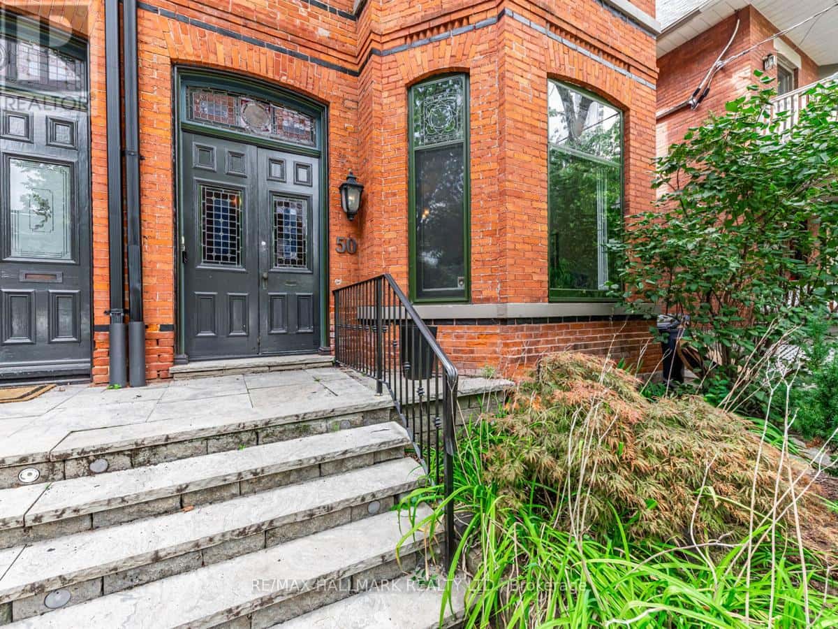 50 ROSE AVENUE — Toronto (Cabbagetown-South St. James Town), Ontario - Photo 2 of 37