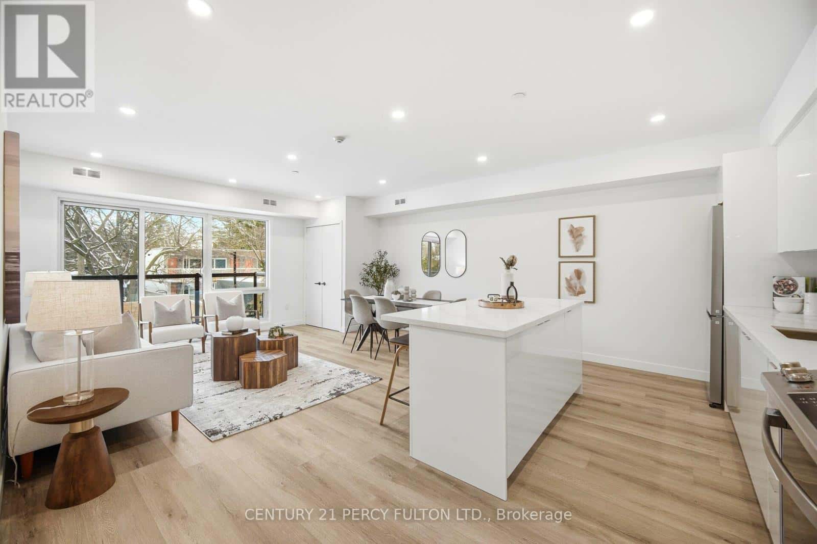 203 - 61 ORCHARD PARK DRIVE — Toronto (West Hill), Ontario - Photo 3 of 35