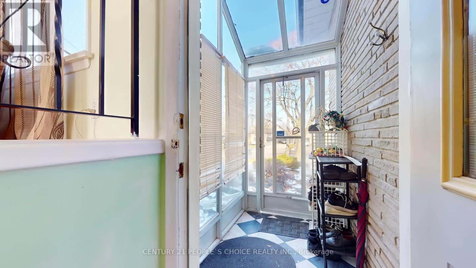 35 WESTHUMBER BOULEVARD — Toronto (West Humber-Clairville), Ontario - Photo 4 of 50