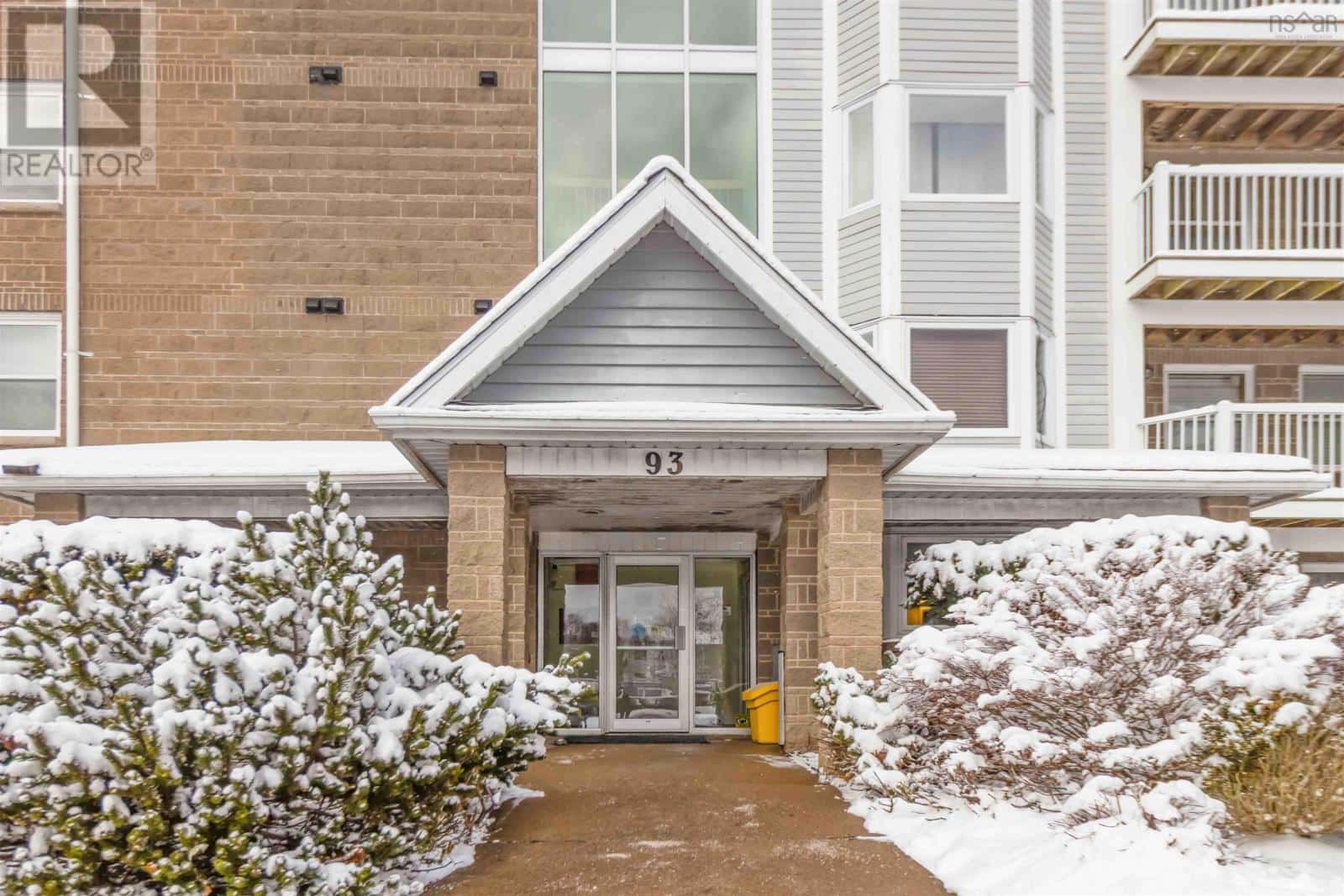 Halifax — Halifax - Photo 4 of 41