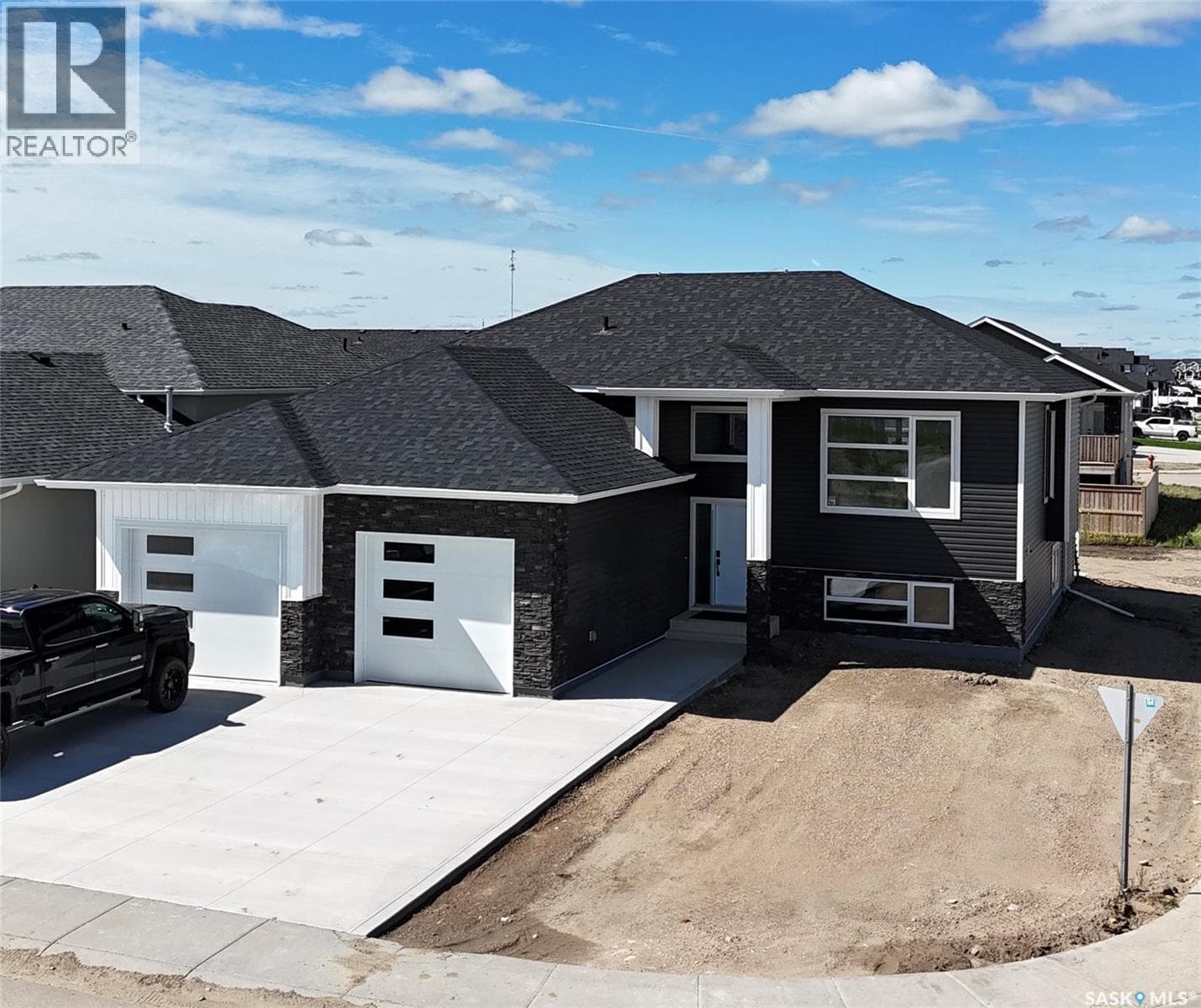 806 Ballesteros CRESCENT — Warman, Saskatchewan - Main photo
