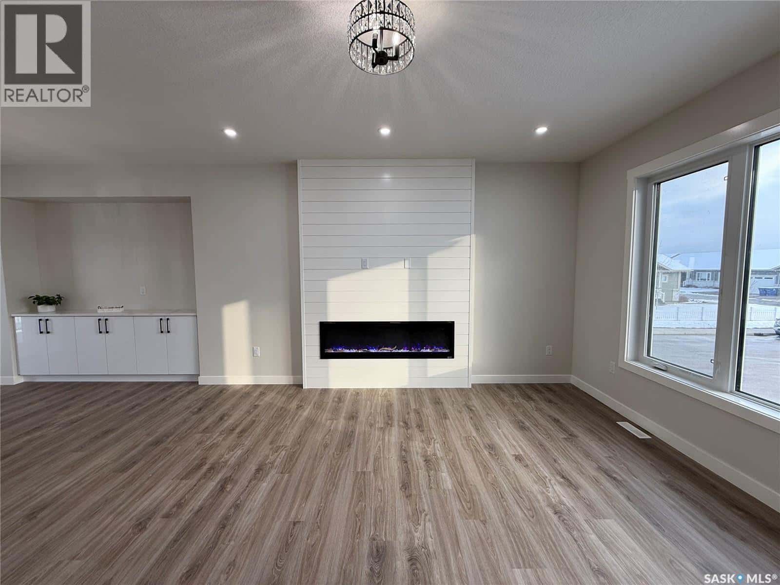 806 Ballesteros CRESCENT — Warman, Saskatchewan - Photo 5 of 28