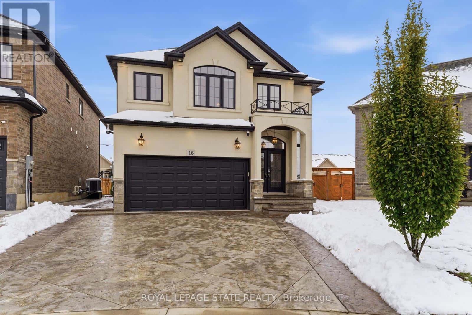 16 FESTIVAL WAY — Hamilton (Binbrook), Ontario - Photo 2 of 50