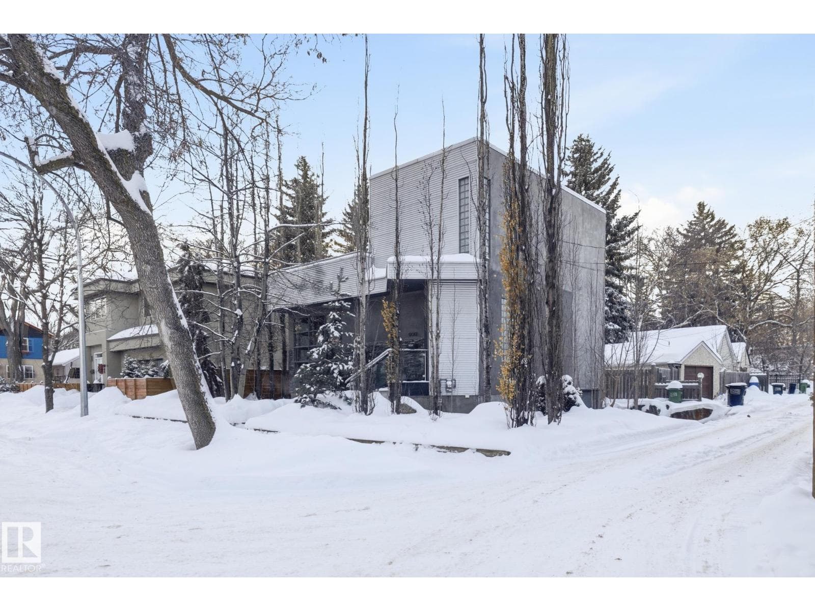 9012 98 ST NW — Edmonton, Alberta - Main photo