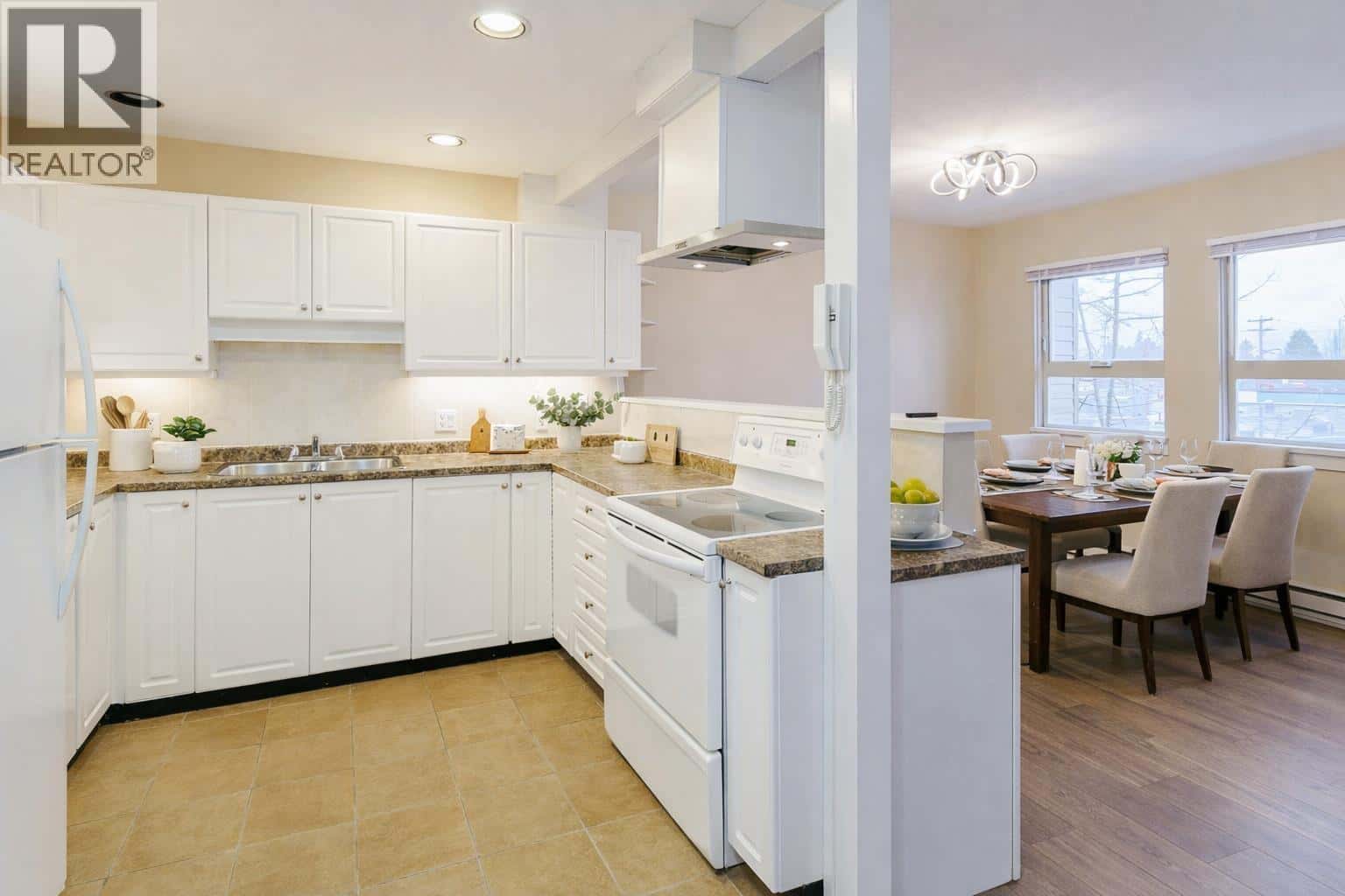 205 22720 119 AVENUE — Maple Ridge, British Columbia - Photo 5 of 15