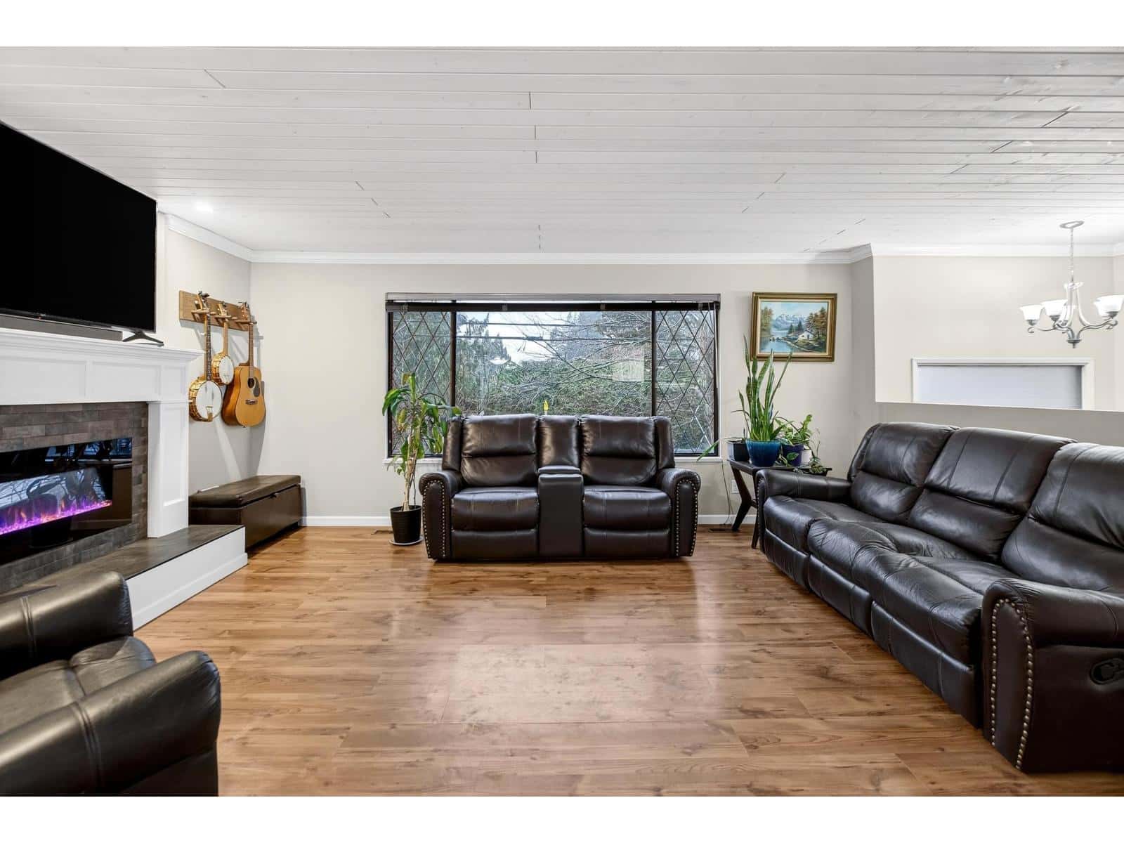 7768 WREN STREET — Mission, British Columbia - Photo 4 of 36