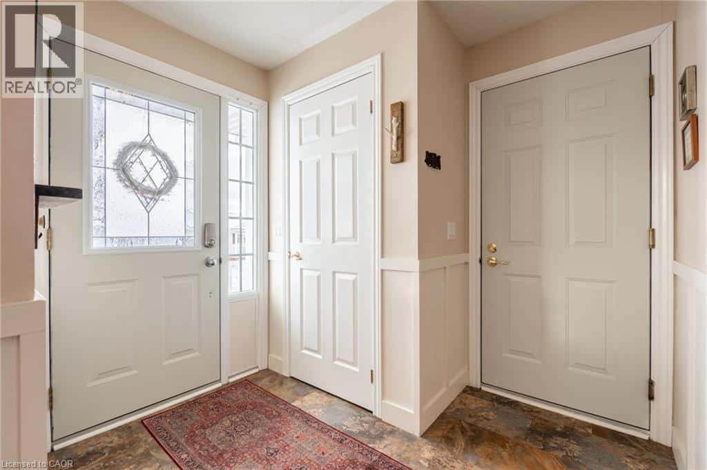 136 GLENARIFF Drive — Hamilton, Ontario - Photo 5 of 50