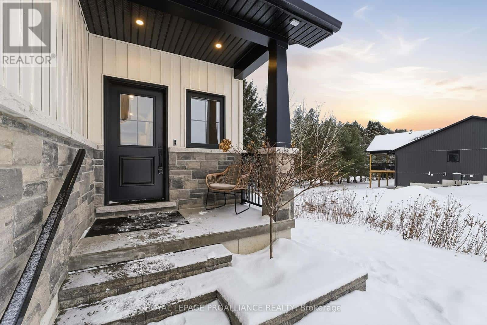 4 MACKENZIE JOHN CRESCENT — Brighton, Ontario - Photo 4 of 46