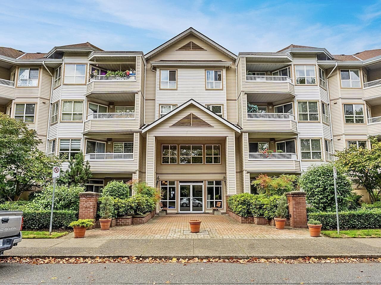 311 8139 121A STREET — Surrey, British Columbia - Main photo