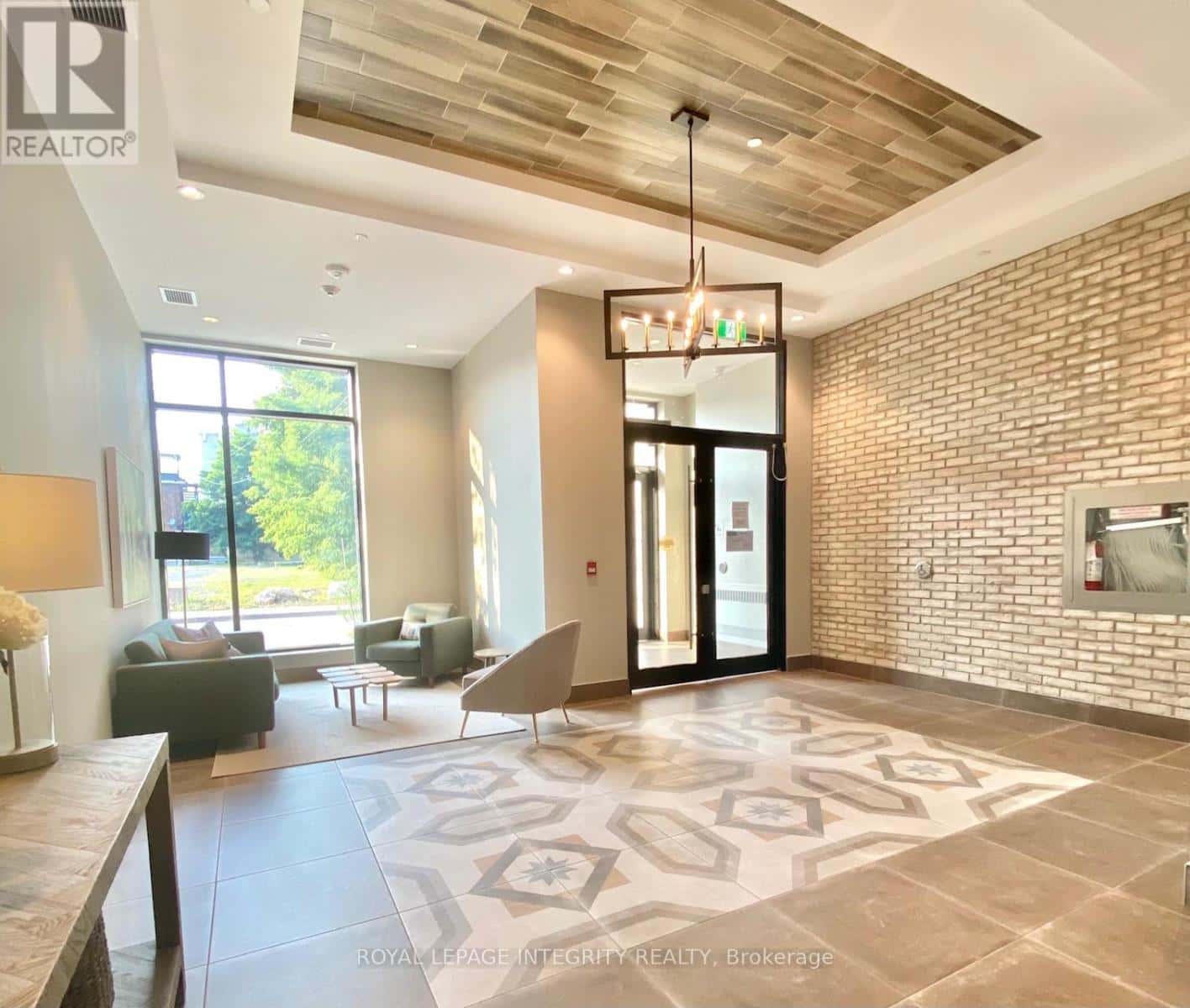 315 - 60 SPRINGHURST AVENUE — Ottawa, Ontario - Photo 2 of 21