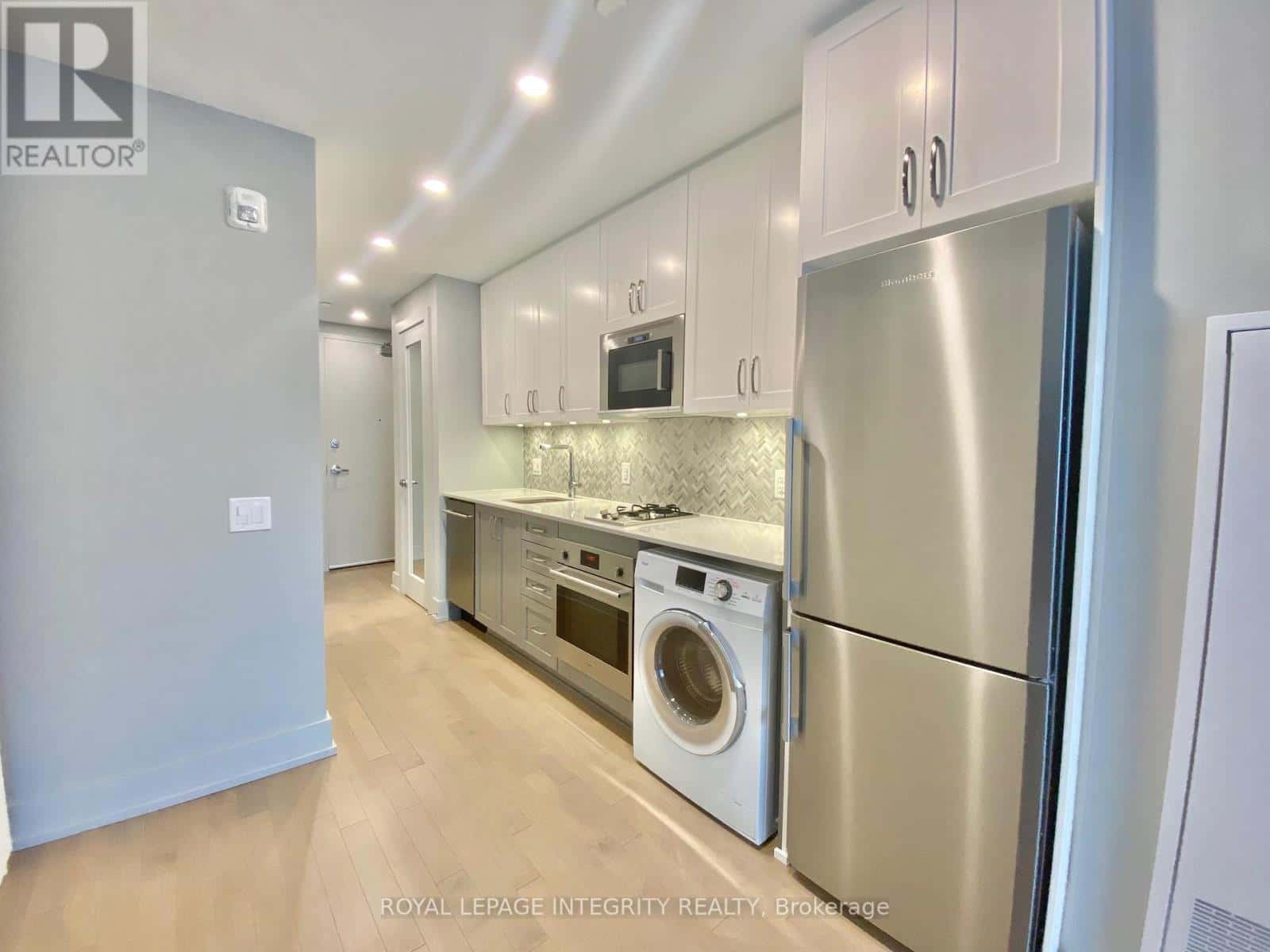 315 - 60 SPRINGHURST AVENUE — Ottawa, Ontario - Photo 5 of 21