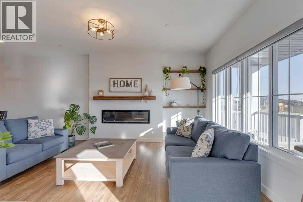 14965 1 Street NW — Calgary, Alberta - Photo 4 of 49