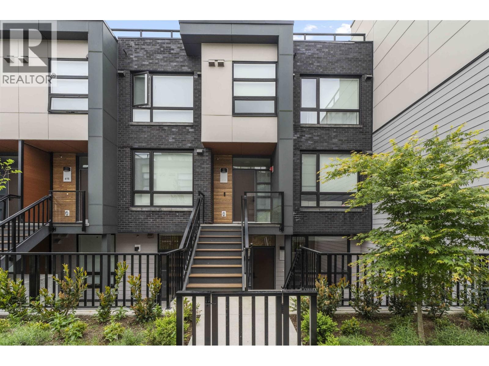 614 6085 IRMIN STREET — Burnaby, British Columbia - Main photo