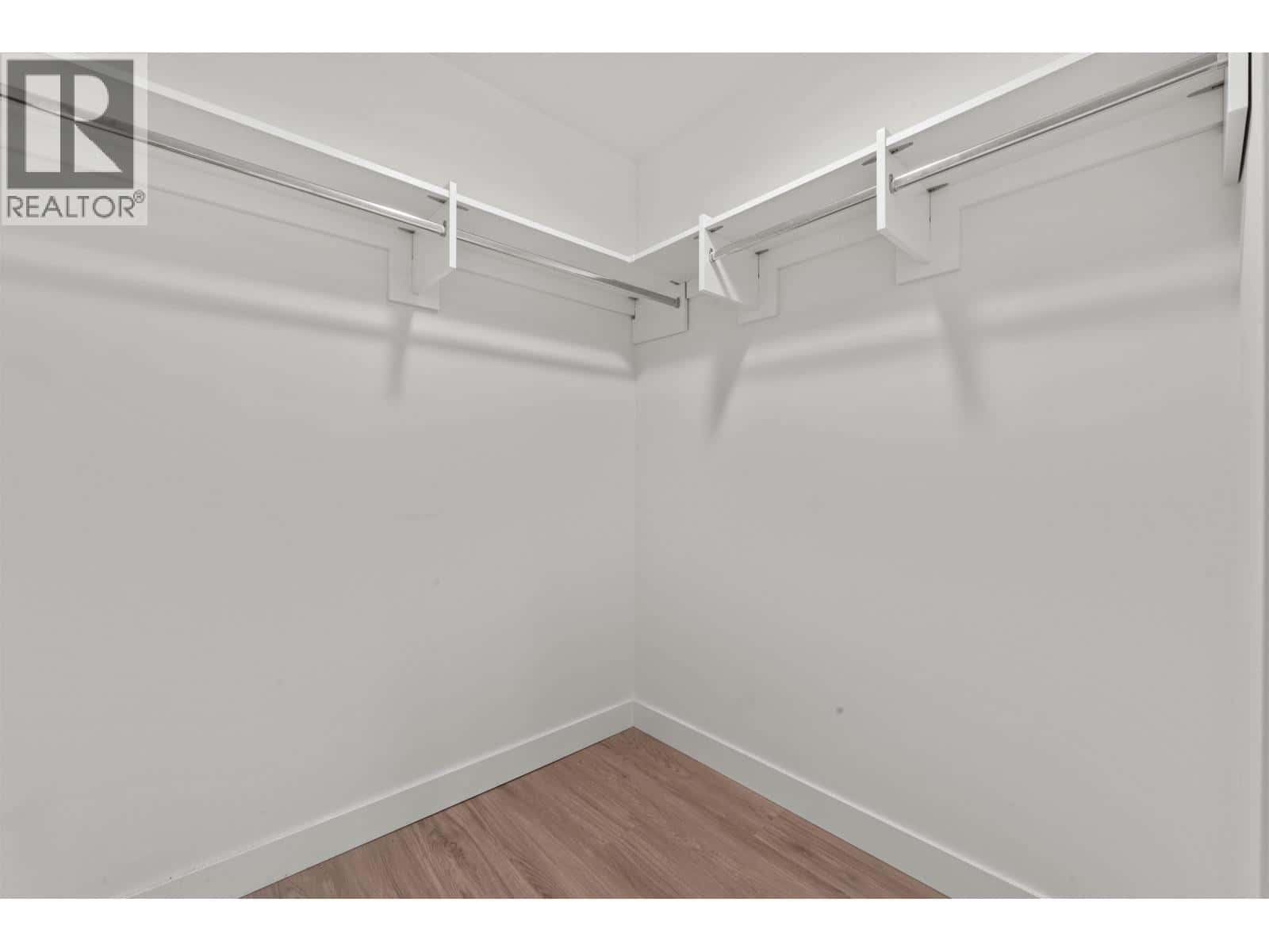 614 6085 IRMIN STREET — Burnaby, British Columbia - Photo 4 of 24