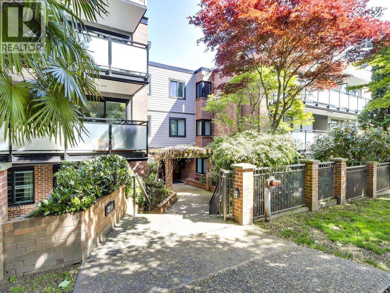 307 2255 YORK AVENUE — Vancouver, British Columbia - Photo 2 of 25