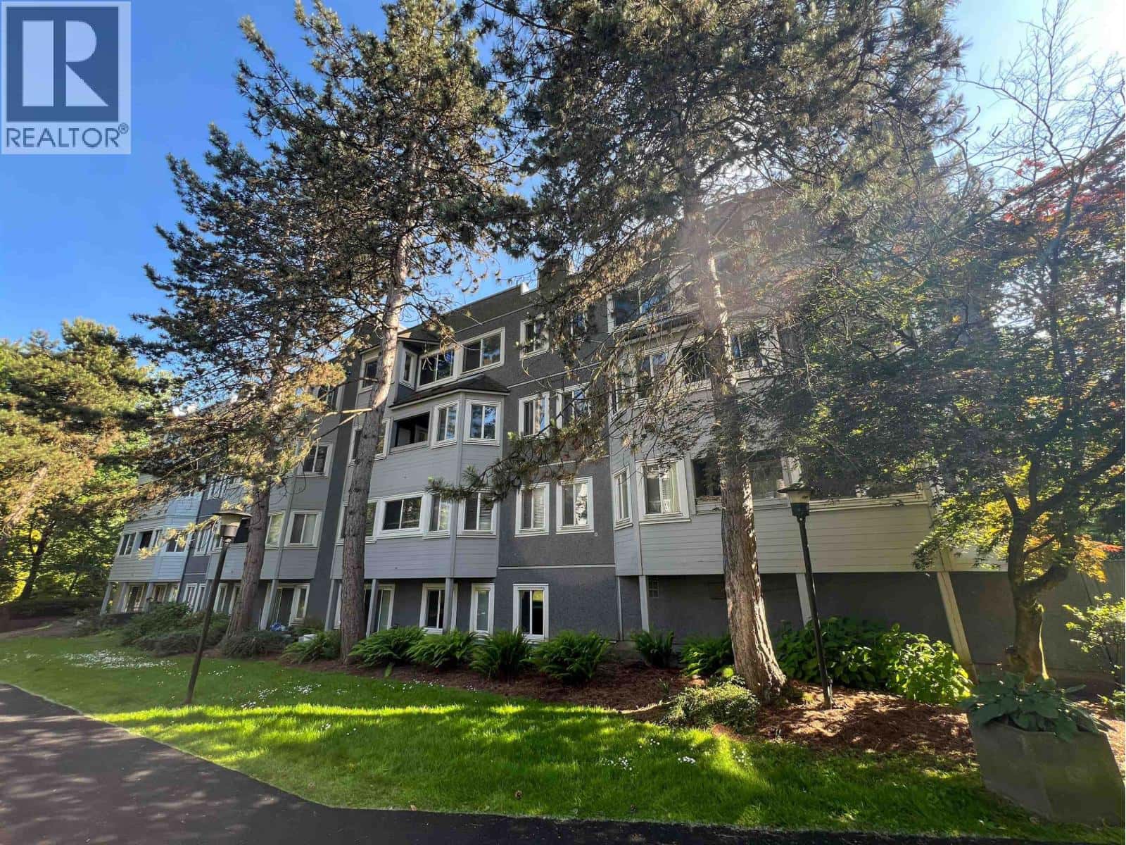 508 9890 MANCHESTER DRIVE — Burnaby, British Columbia - Photo 2 of 23