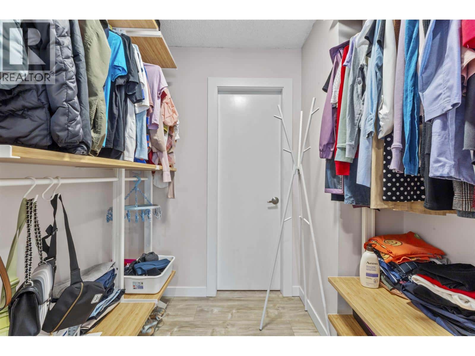 508 9890 MANCHESTER DRIVE — Burnaby, British Columbia - Photo 5 of 23