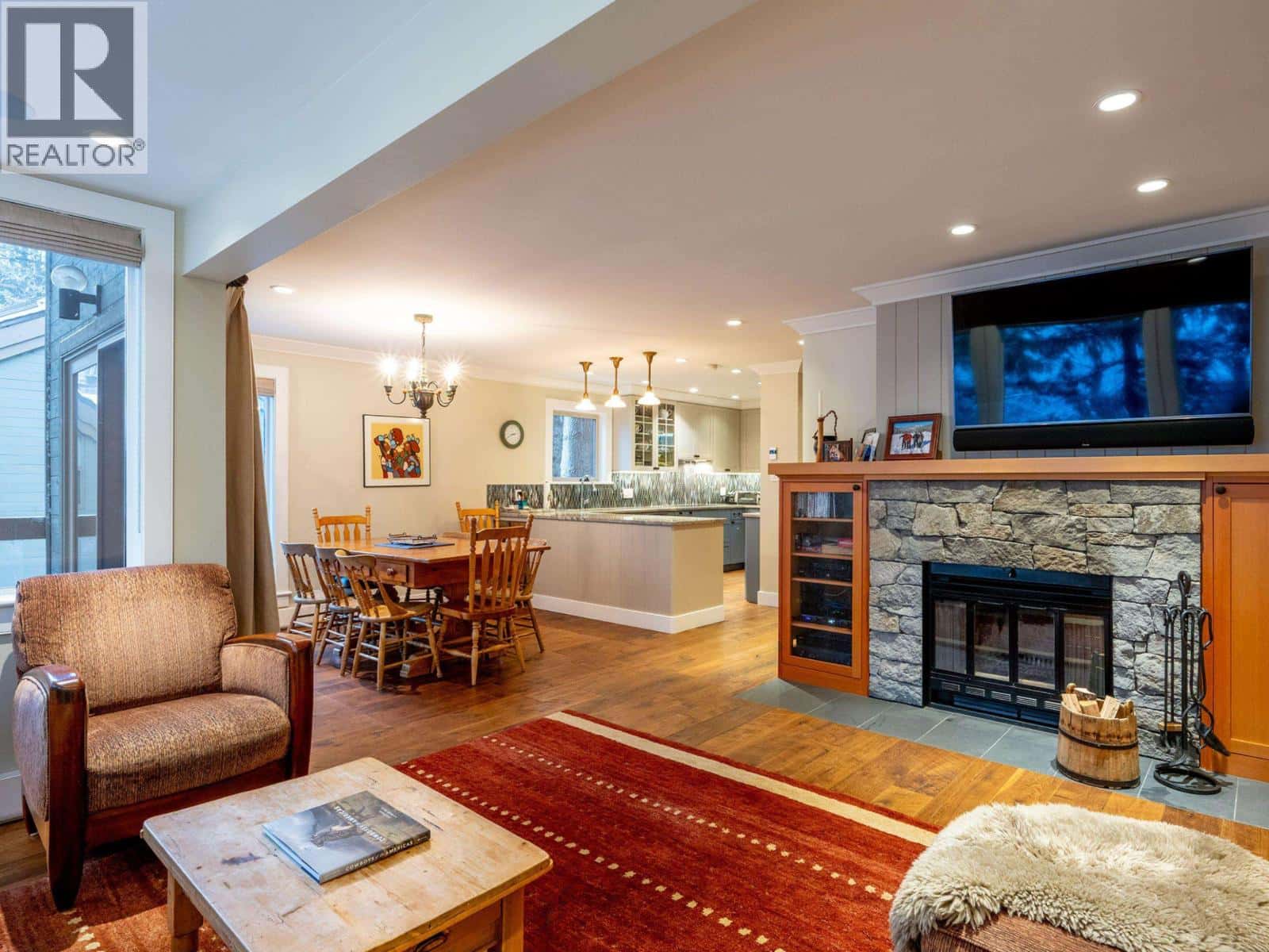 13 6127 EAGLE RIDGE CRESCENT — Whistler, British Columbia - Photo 5 of 19