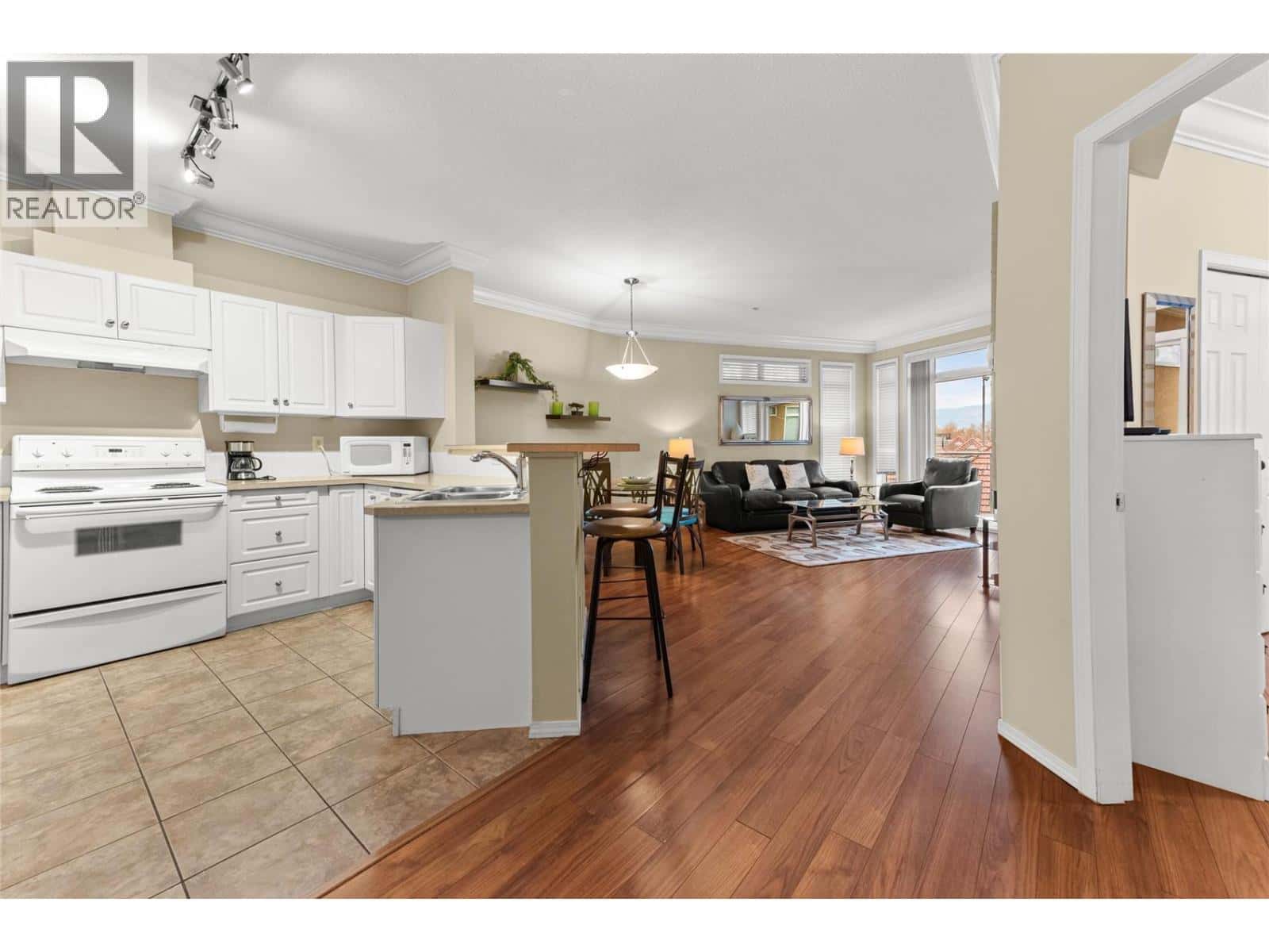 1088 Sunset Drive Unit# 440 — Kelowna, British Columbia - Photo 3 of 31