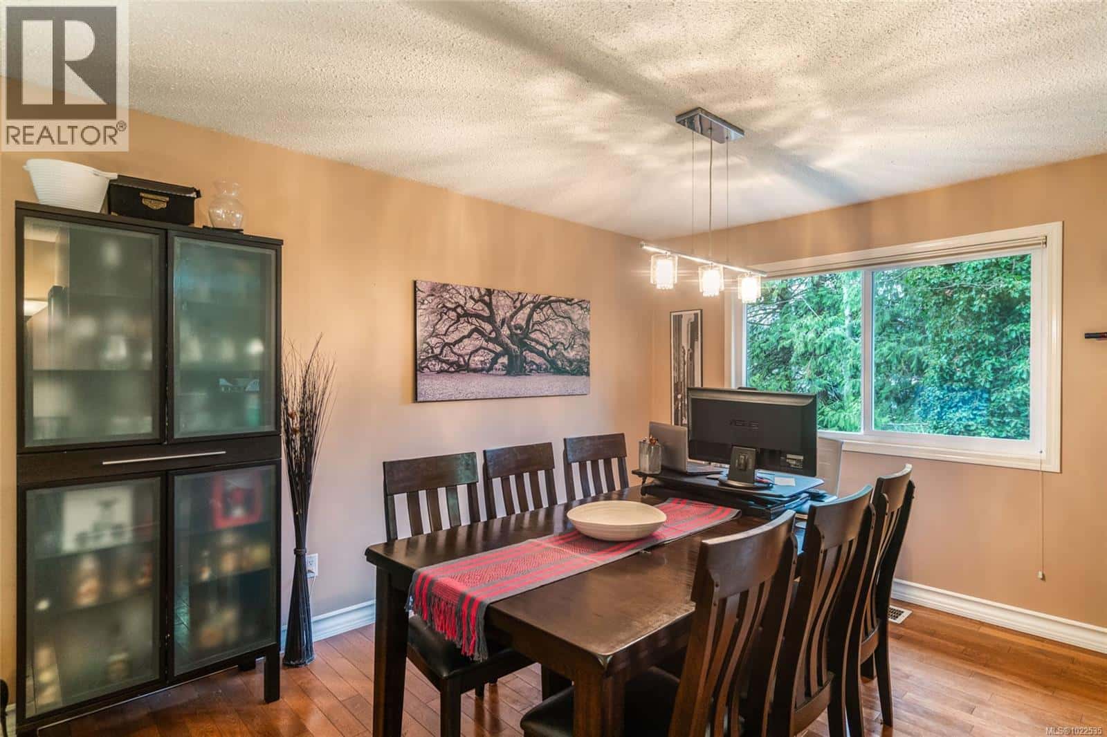 3533 Fairview Dr — Nanaimo, British Columbia - Photo 4 of 47