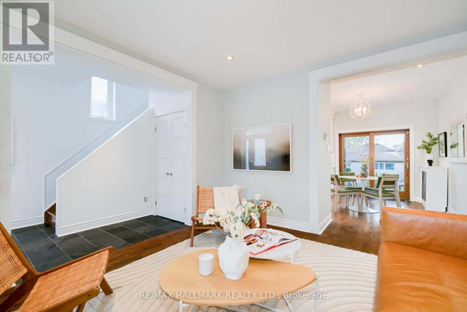 22 SHARPE STREET — Toronto (Birchcliffe-Cliffside), Ontario - Photo 5 of 38