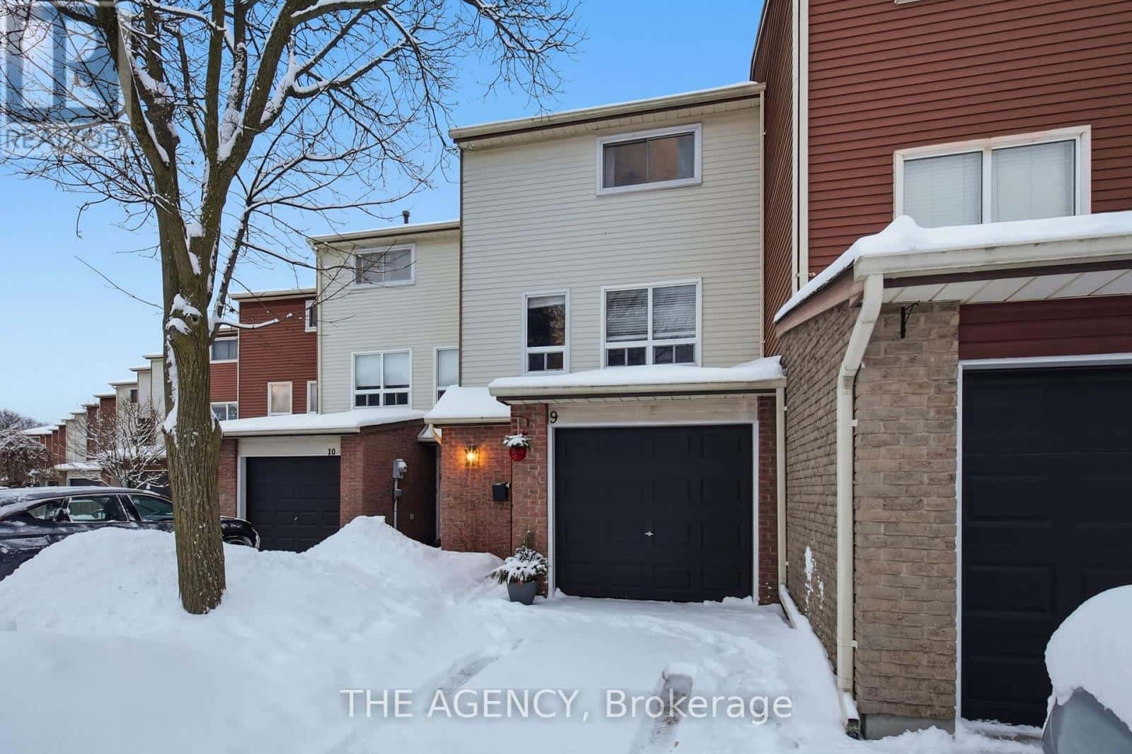 9 - 72 MARTIN ROAD — Clarington (Bowmanville), Ontario - Photo 2 of 37