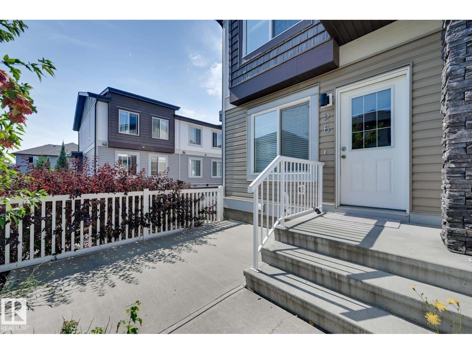 #26 2215 24 ST NW — Edmonton, Alberta - Photo 4 of 41