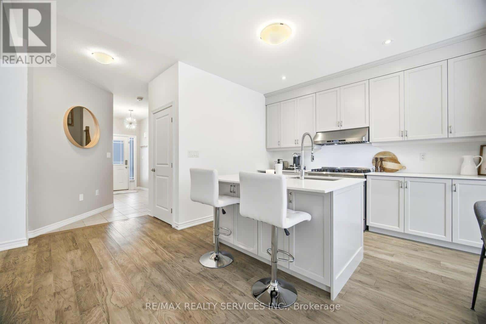 4062 THOMAS STREET — Lincoln (Beamsville), Ontario - Photo 5 of 40