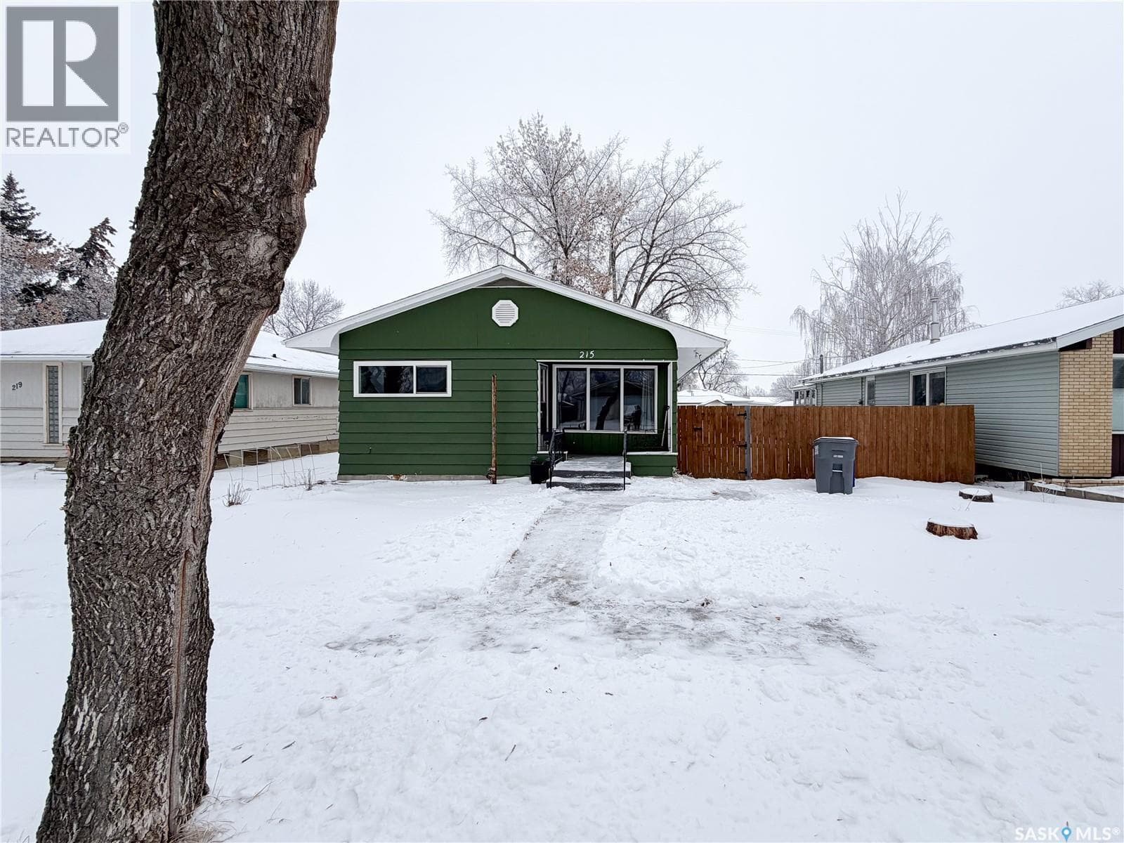215 Brownlee STREET — Herbert, Saskatchewan - Main photo