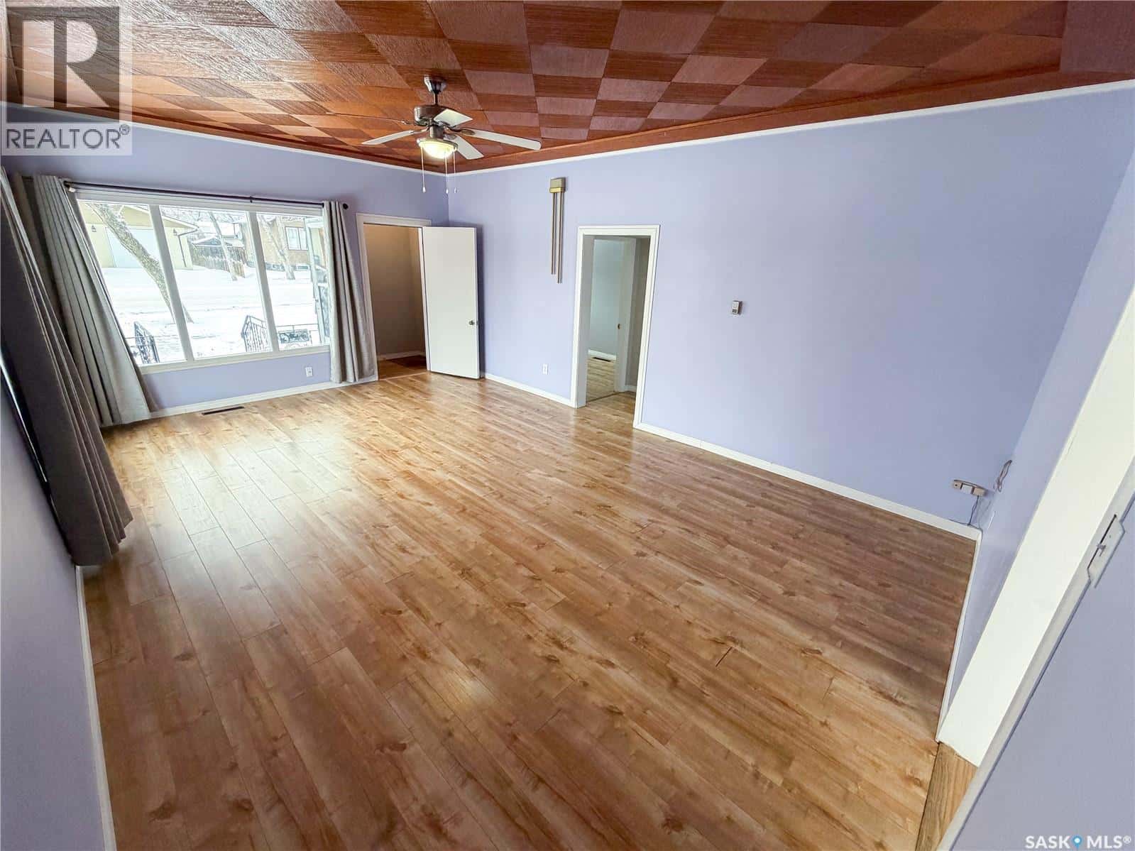 215 Brownlee STREET — Herbert, Saskatchewan - Photo 5 of 49