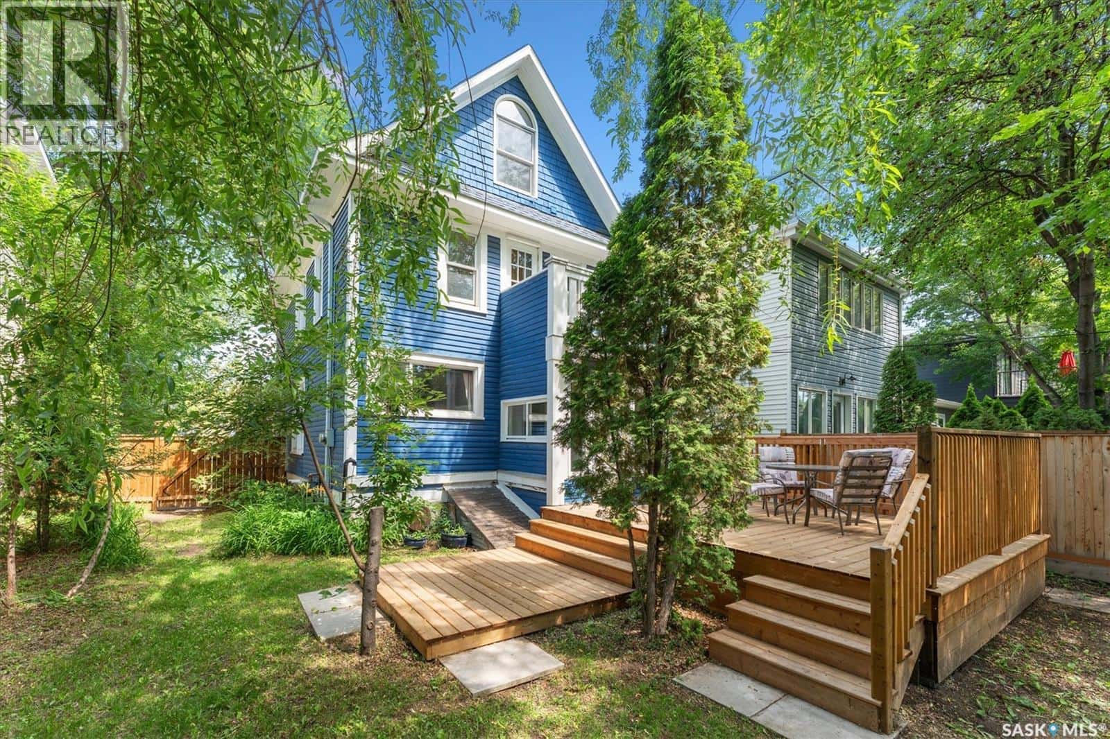 1018 Aird STREET — Saskatoon, Saskatchewan - Photo 5 of 50