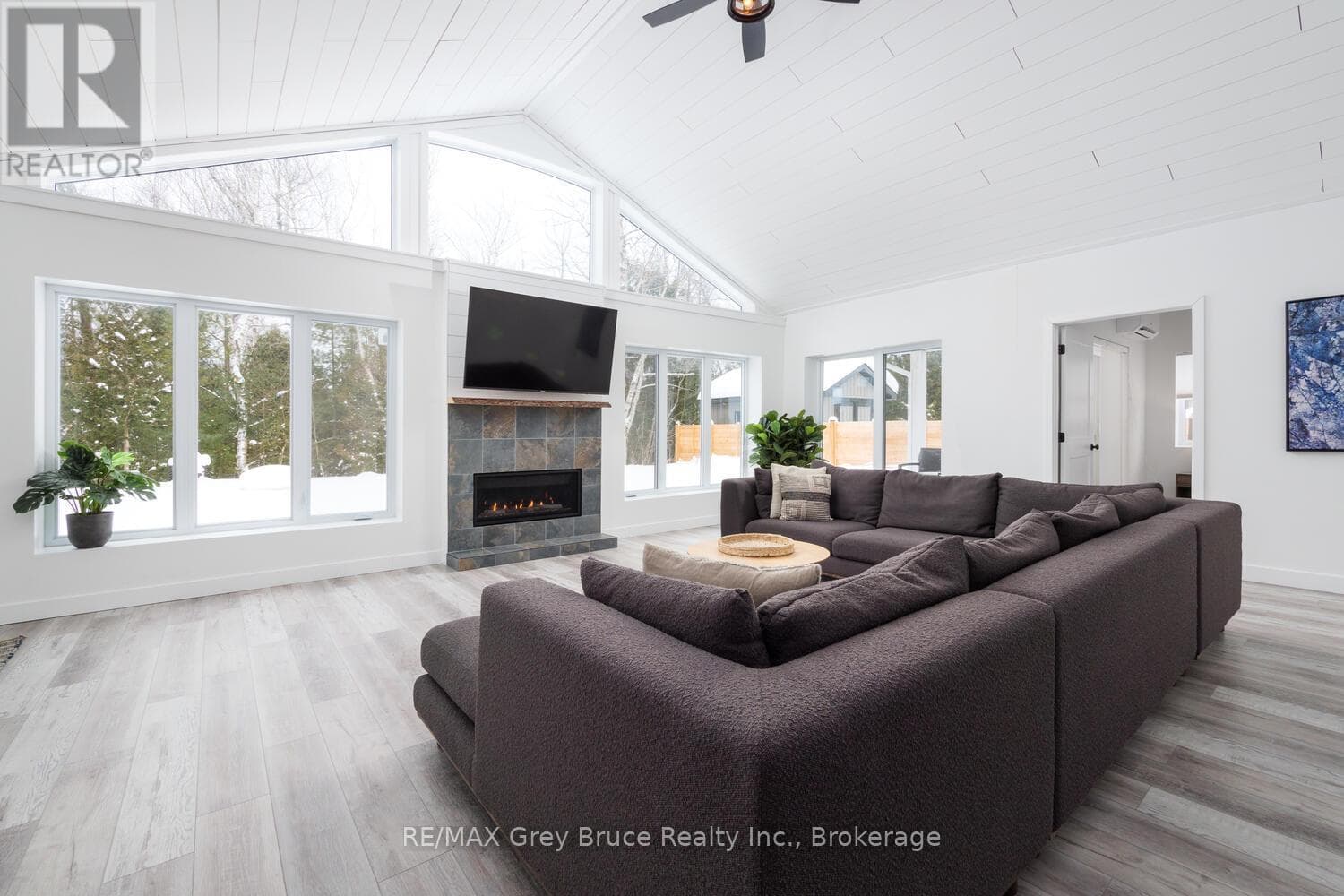 32 SOUTHAMPTON PARKWAY — South Bruce Peninsula, Ontario - Main photo