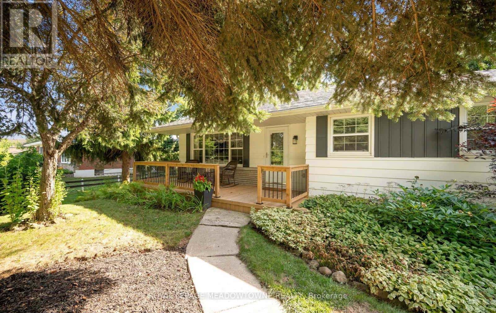 10182 TENTH LINE N — Halton Hills (Georgetown), Ontario - Photo 2 of 50