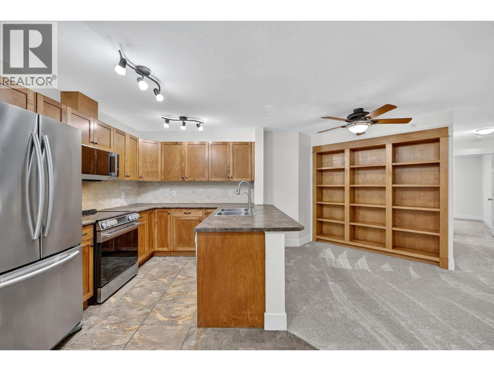 135 Ziprick Road Unit# 409 — Kelowna, British Columbia - Photo 5 of 43